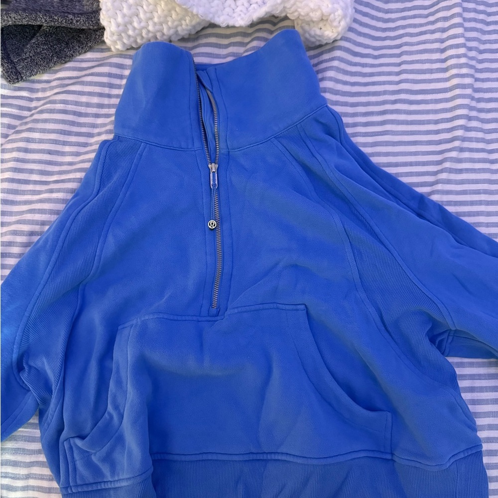 Women’s M/L Lululemon scuba funnel neck. Blue.